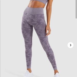 Camo gym shark seamless